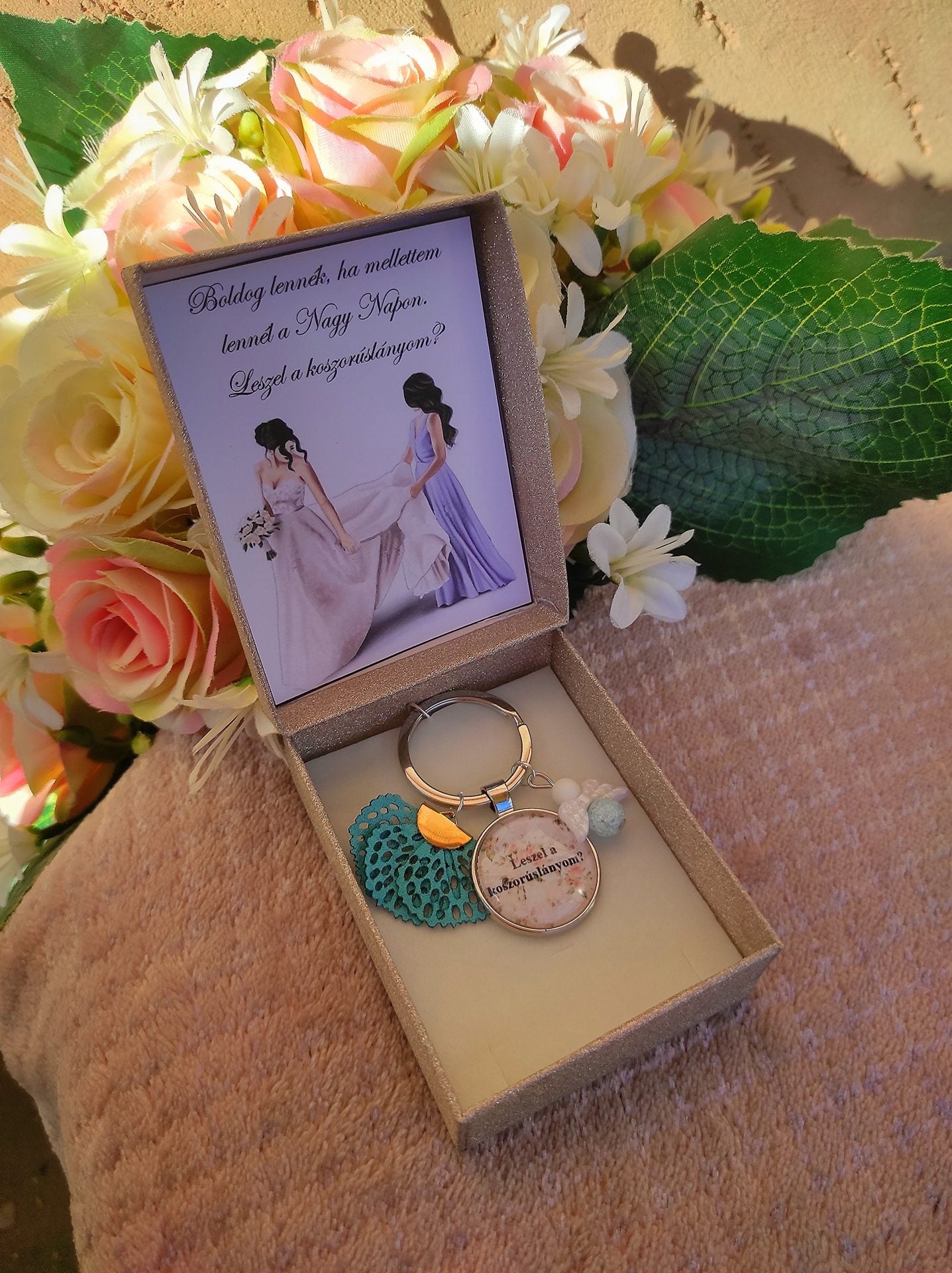 Koszorúslány felkérő kék kulcstartó